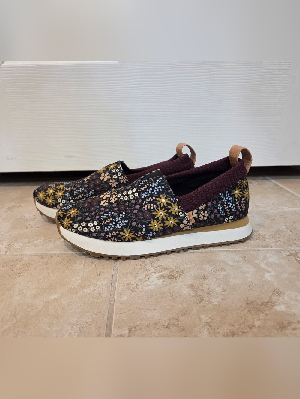 Tom's Floral Slip-On Sneakers